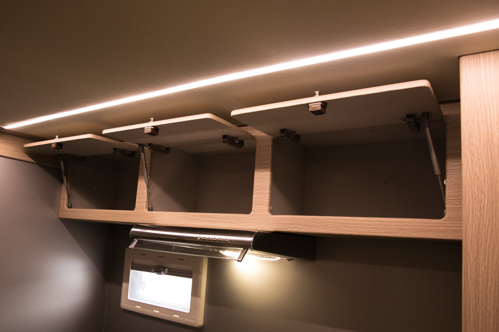 Подвесные шкафчики